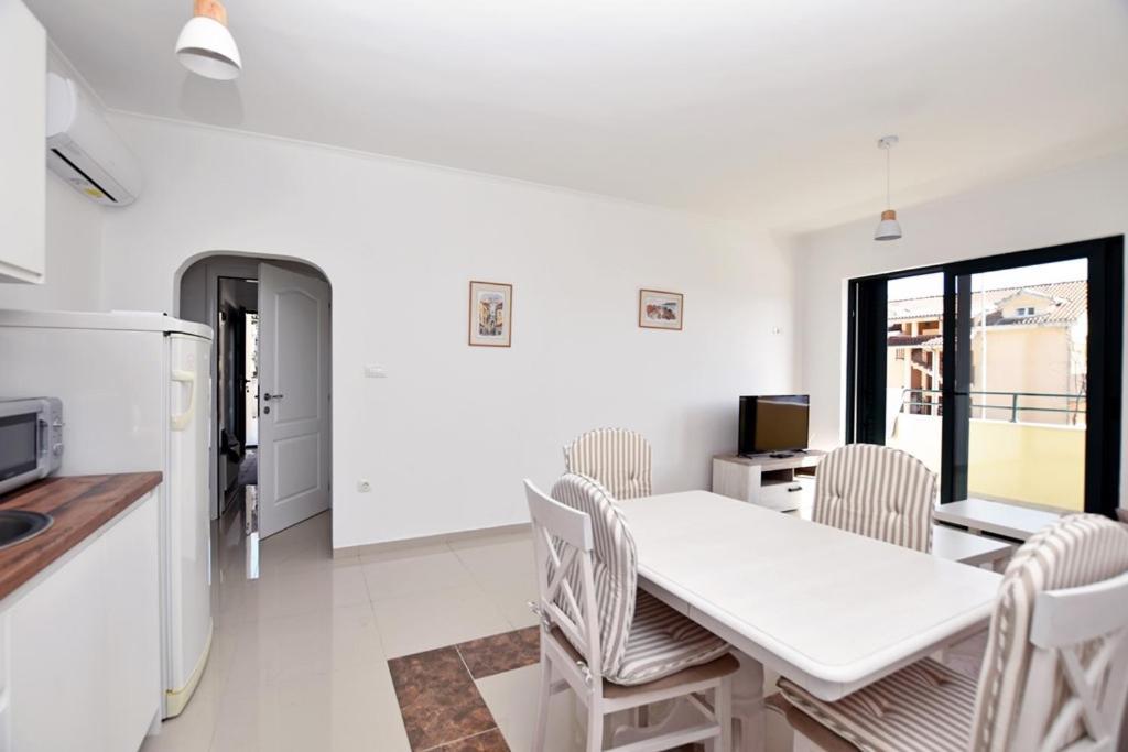 Jednosoban Stan Milinic Apartment แฮร์เซ็ก-โนวี ภายนอก รูปภาพ