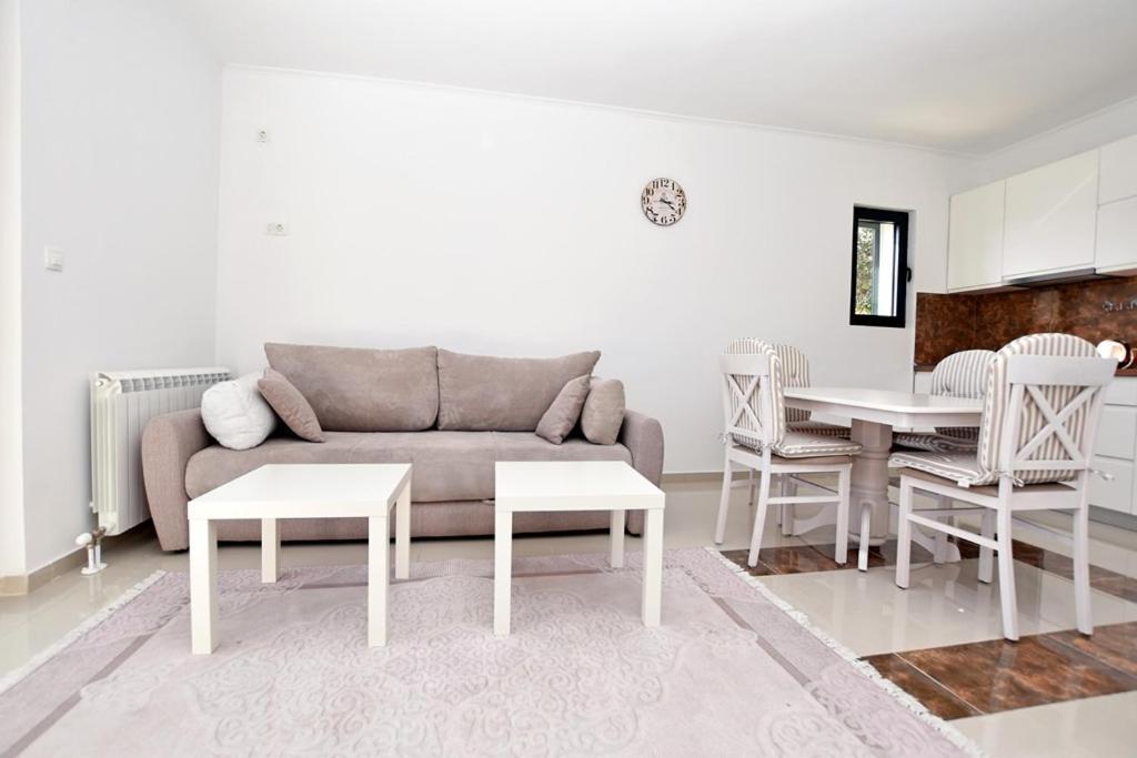 Jednosoban Stan Milinic Apartment แฮร์เซ็ก-โนวี ภายนอก รูปภาพ